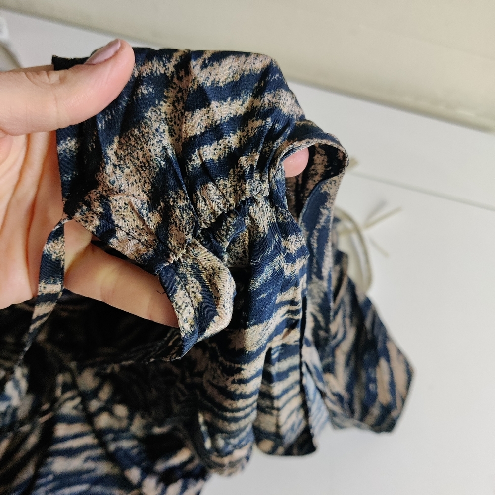 JAYGODFREY Silk Animal Print Open Shoulder Blouse - Picture 6 of 9